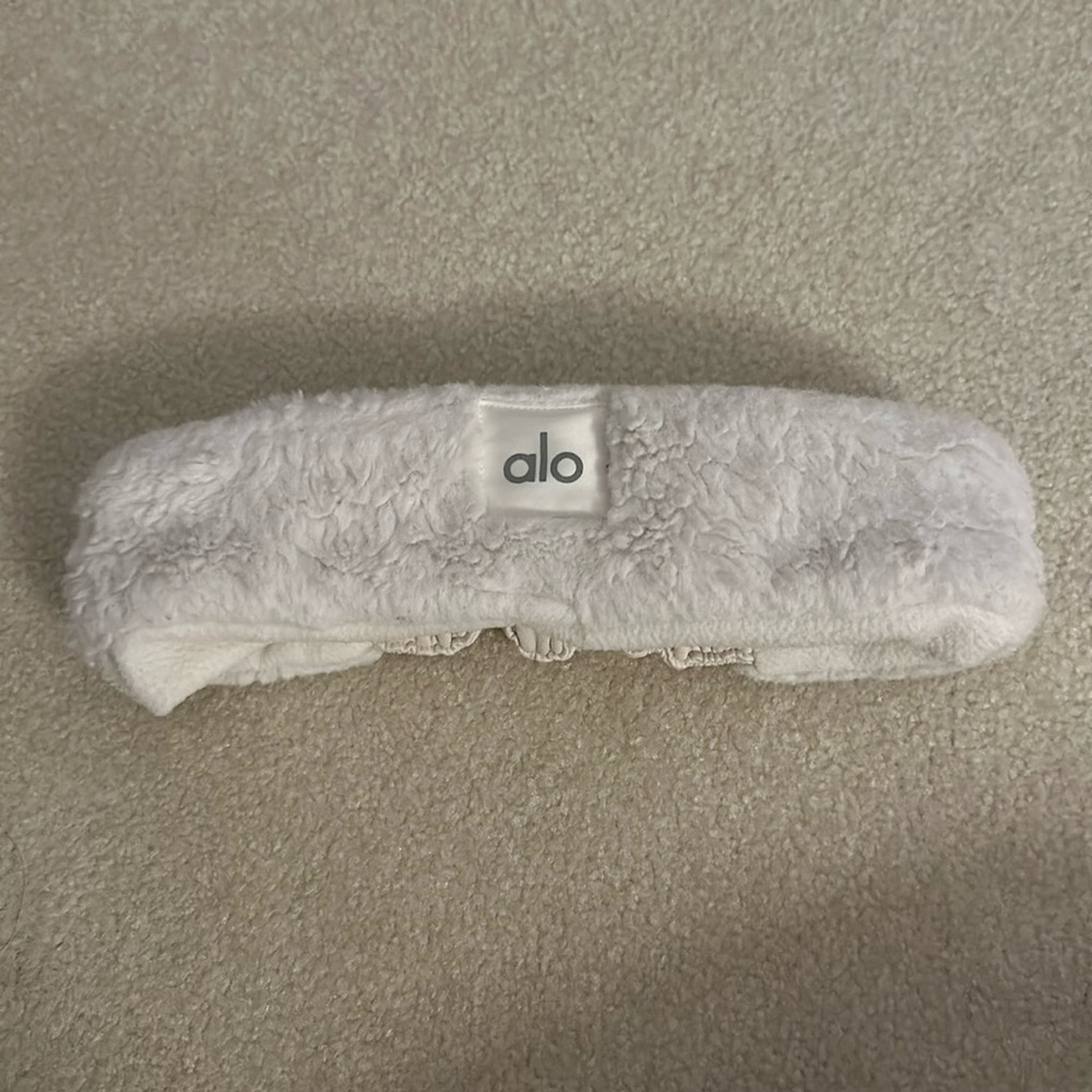 alo ivory ear warmers